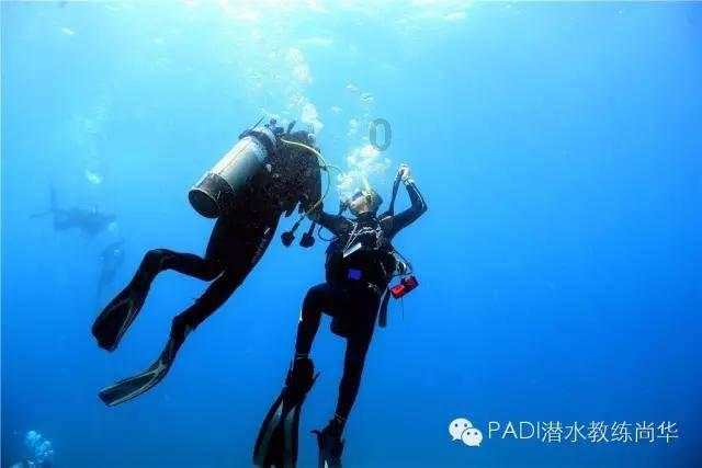 阿尔梅里亚后卫:我们踢得很棒,有人决定我们不能在伯纳乌获胜